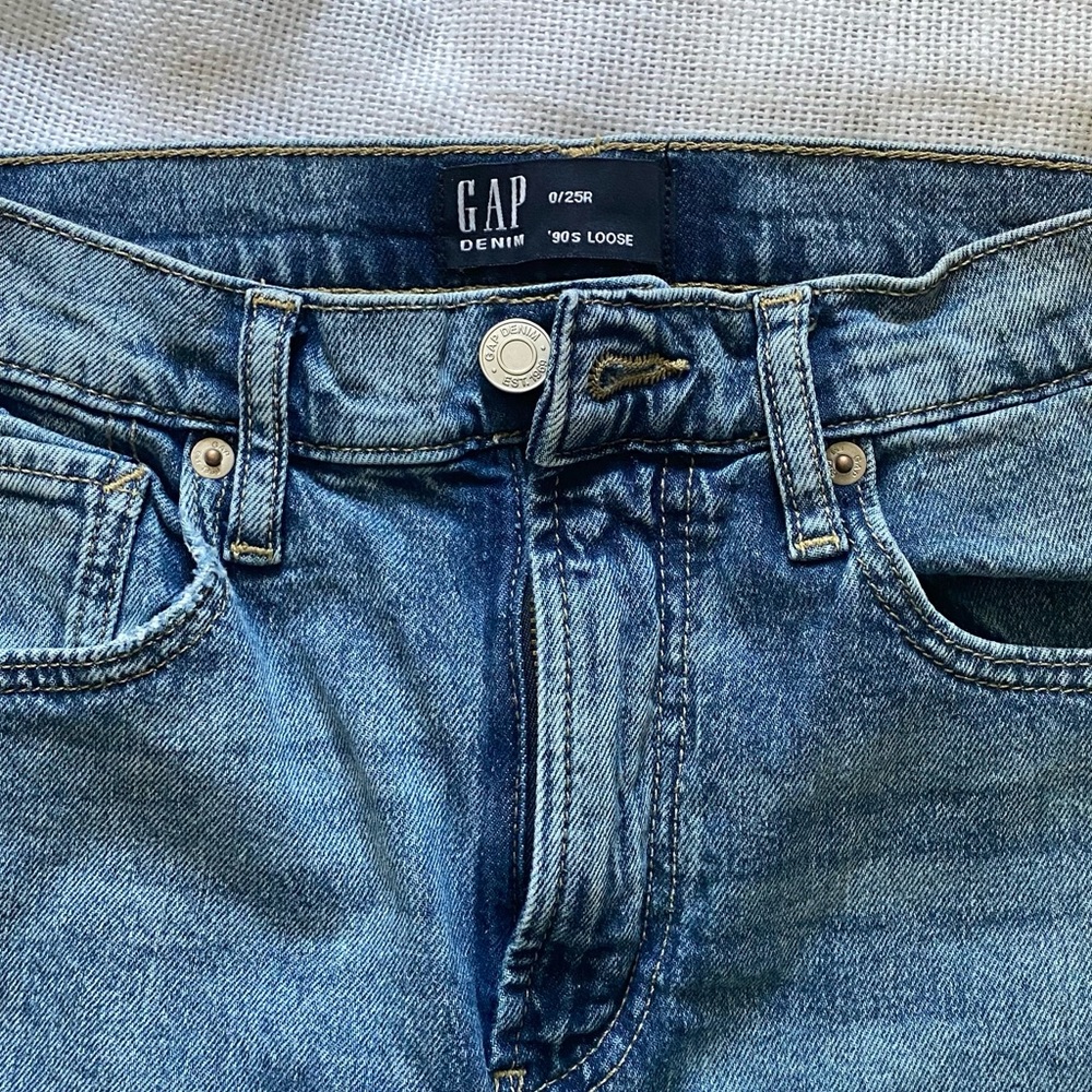 Gap High Rise 90s Loose Straight Leg, size 25R